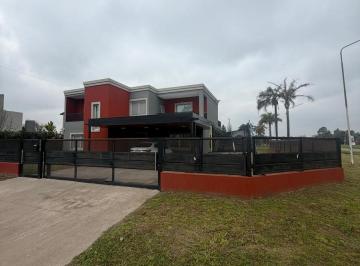 Casa · 171m² · 4 Ambientes · 2 Cocheras · Casa en Las Acequias