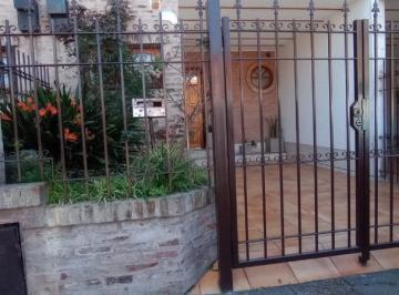 Casa · 69m² · 4 Ambientes · 1 Cochera · Venta Triplex 4 o 5 Ambientes con Patio San Miguel