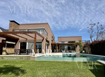 Casa · 430m² · 8 Ambientes · 2 Cocheras · Casa en Venta y Alquiler en El Yacht, Nordelta con Salida Al Río
