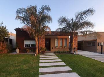 Casa · 167m² · 4 Ambientes · 4 Cocheras · Casa en Brisas de Adrogué
