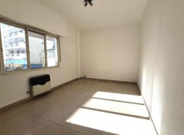 Departamento · 86m² · 4 Ambientes · En Venta Semipiso 4 Amb con Dependencia en Caballito
