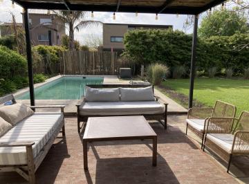 Casa · 311m² · 3 Dormitorios · 1 Cochera · Segunda Quincena de Enero 2027