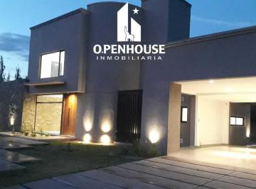 Casa · 600m² · 6 Ambientes · 2 Cocheras · Openhouse Group Vende Prestigiosa Casa, Barrio Semi Privado en San Rafael, Mendoza
