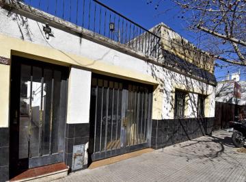 PH · 127m² · 5 Ambientes · 1 Cochera · PH Al Frente con Cochera, Terraza, Patio, Quincho.