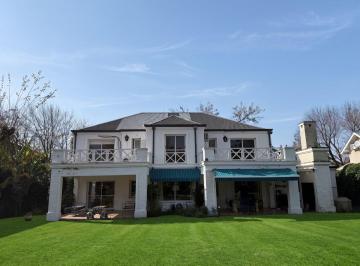 Casa de 6 ambientes, Pilar · Casa de Estilo Neocolonial en Carmel Country Club