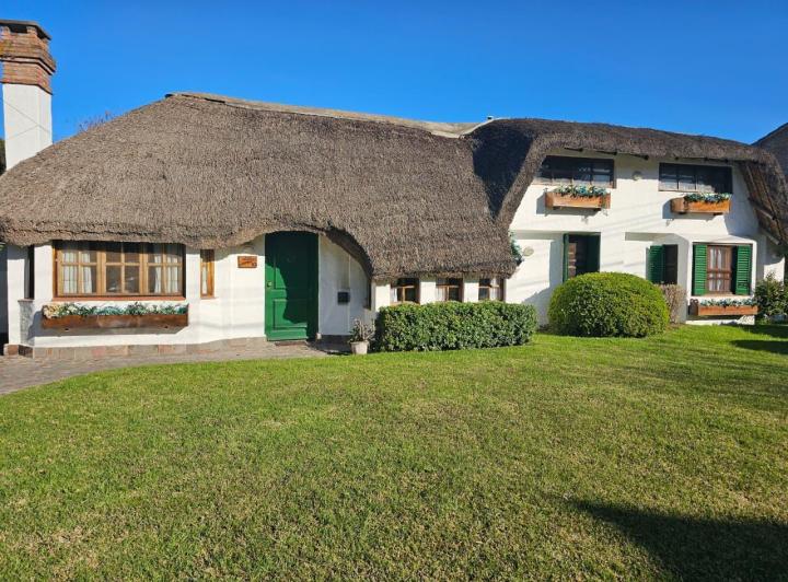 Casa · 105m² · 5 Ambientes · 2 Cocheras