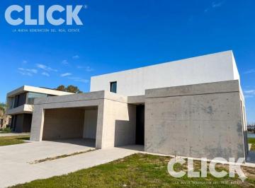 Casa · 250m² · 5 Ambientes · 4 Cocheras · Casa 5 Ambientes en Venta a La Laguna en Lagos de San Eliseo
