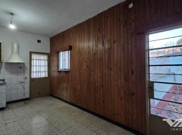 Casa · 200m² · 3 Ambientes · 1 Cochera · En Venta, Vivienda 3 Amb con Patio y Terraza con Galpón de 130 m² - Villa Martelli
