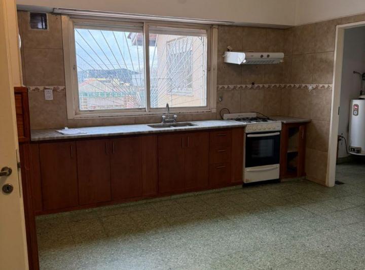 Departamento · 76m² · 5 Ambientes · 1 Cochera