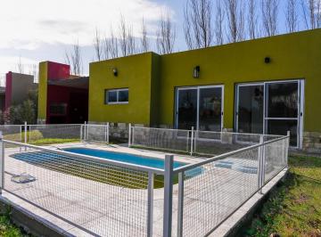 Departamento · 89m² · 1 Ambiente · 1 Cochera · Venta Casa Tipo Loft con Pileta y Quincho en Colón Entre Ríos
