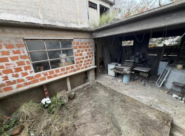 Bodega-Galpón · 125m² · 5 Ambientes · 1 Cochera · Oportunidad! Excelente Galpon/deposito a Reformar!