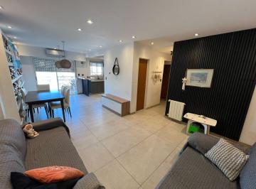Departamento · 61m² · 3 Ambientes · 1 Cochera · Hermoso Departamento Tres Amb. San Martín Centr0