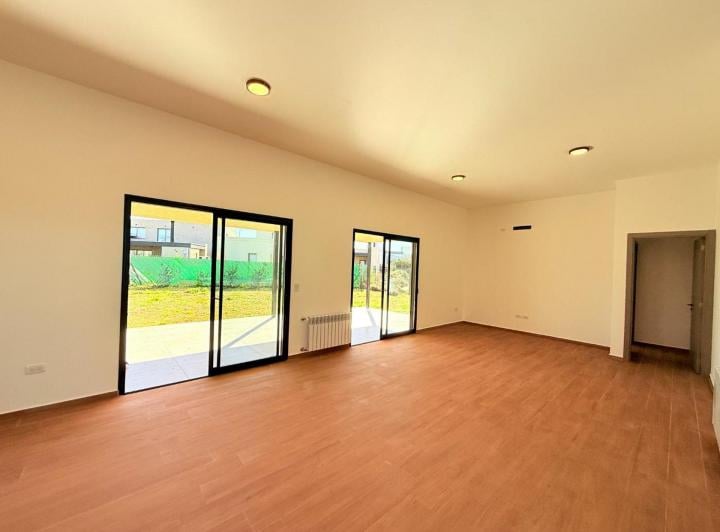 Casa · 136m² · 3 Ambientes · 4 Cocheras