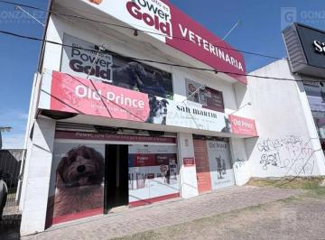 Local comercial · 250m² · 3 Cocheras · Local en Alquiler en Pilar, G. B. a. Zona Norte, Argentina