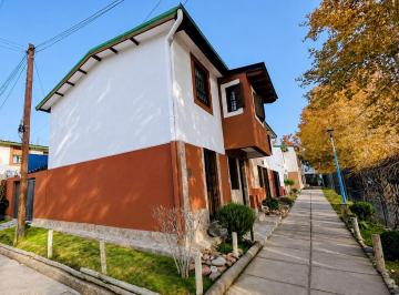 Casa de 4 ambientes, Luzuriaga · Venta Dúplex Estilo Casa - Luzuriaga Maipú