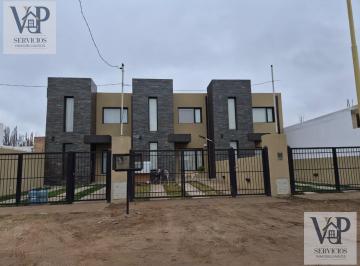PH · 180m² · 3 Ambientes · 1 Cochera · En Venta Dúplex en Pozo Barrio Perticone - Centenario