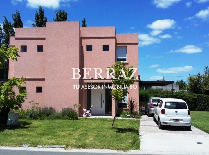 Casa · 132m² · 5 Ambientes · 1 Cochera