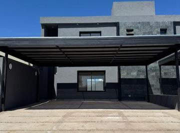 Casa de 4 ambientes, Córdoba · Vendemos Dúplex de Tres Dorm. en Docta Boulevard.