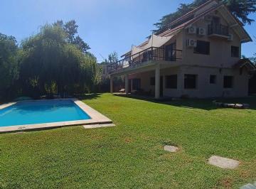 Casa · 300m² · 6 Ambientes · 4 Cocheras · Imponente Casa en Venta Don Torcuato Tigre