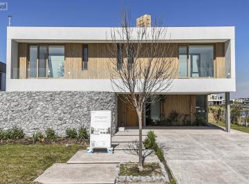 Casa · 429m² · 5 Ambientes · 4 Cocheras · Excelente Casa Sobre El Lago en Virazón Nordelta