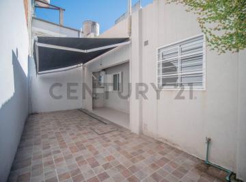 Casa · 77m² · 2 Dormitorios · Casa en Venta Calle 38 Entre 18 y Plaza Güemes