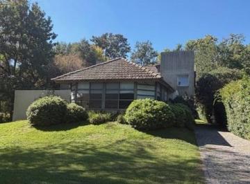 Casa · 300m² · 7 Ambientes · Casa en Venta en Highland Park Cc, Pilar, G. B. a. Zona Norte