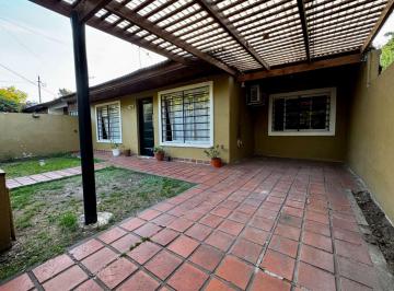 Casa · 95m² · 5 Ambientes · 1 Cochera · Casa Apto Credito Hipotecario Cerca Acceso Oeste