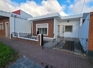 Casa · 76m² · 3 Ambientes · 1 Cochera · Casa - Llavallol