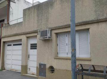 Casa · 117m² · 4 Ambientes · 1 Cochera · Casa en Venta con Pileta en Pergamino