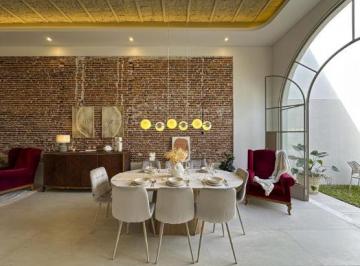 Casa · 196m² · 6 Ambientes · 1 Cochera · Casa en Venta en Abasto, Rosario 3 Dorm. C/ Patio, Amenities y Cochera!