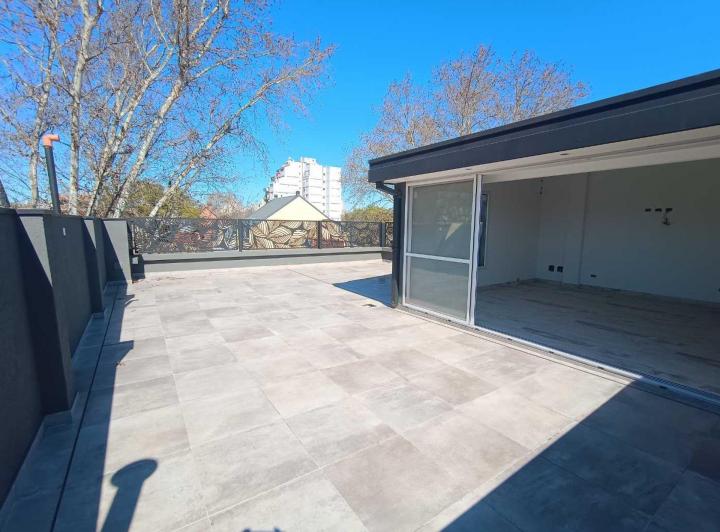 Casa · 380m² · 8 Ambientes · 8 Cocheras