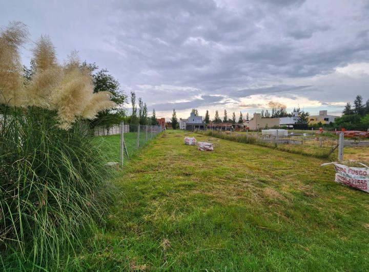 Terreno · 406m²