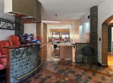Casa · 456m² · 5 Ambientes · 1 Cochera · Chalet en Venta Cond en Parque Quirno