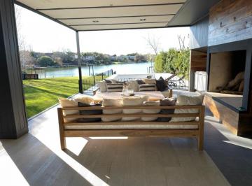 Casa · 390m² · 7 Ambientes · 2 Cocheras · Casa en Alquiler en Santa Barbara, Tigre, G. B. a. Zona Norte