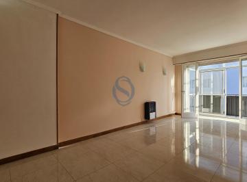 Departamento · 68m² · 3 Ambientes · Venta - Departamento Tres Ambientes con Balcon a La Calle - Brown 1889