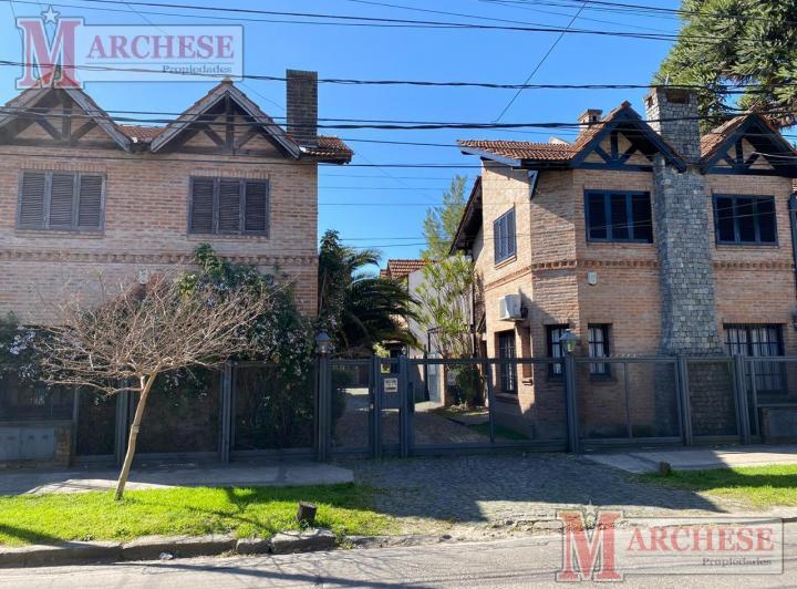 Casa · 105m² · 5 Ambientes · 1 Cochera