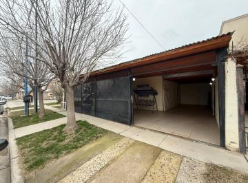 Casa · 130m² · 5 Ambientes · 2 Cocheras · Casa de Plan 2 Hab, Quincho General Roca
