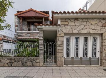 Casa de 5 ambientes, Avellaneda · Importante Chalet 5 Ambientes