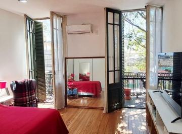 PH de 3 ambientes, Parque Patricios · PH en Venta Balcón Al Frente Sobre Av Caseros en Parque Patricios