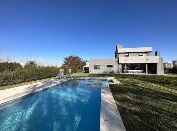 Casa · 180m² · 5 Ambientes · 2 Cocheras · Casa en Alquiler 5 Amb, La Candida Club de Campo Temporal - Septiembre y Octubre 2026