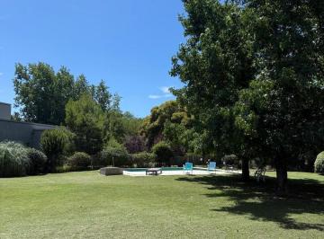 Casa · 246m² · 4 Ambientes · 1 Cochera · Venta Casa 5 Ambientes en Mercedes (Acceso Sur)
