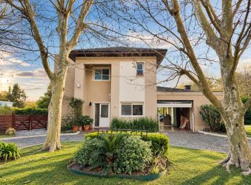 Casa de 4 ambientes, La Plata · Casa en Haras del Sur I | Ubicación Privilegiada Frente Al Golf