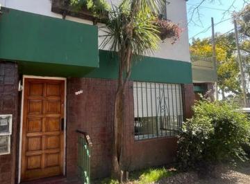 Casa · 160m² · 4 Ambientes · 1 Cochera · Casa en Venta Patagones 390 Villa Dominico