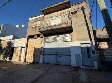 Bodega-Galpón · 263m² · Galpón / Depósito + Garage/local + 2 Deptos