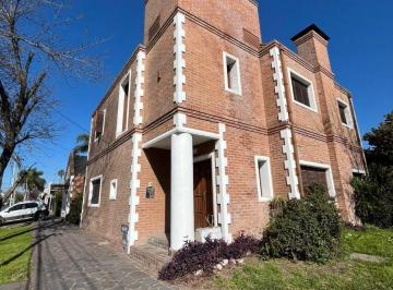 Casa de 5 ambientes, Merlo · Casa en Alquiler C/ Cochera en Merlo