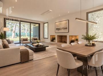 Casa · 258m² · 7 Ambientes · 4 Cocheras · Casa en Venta en Saint Thomas Oeste 7 Ambientes
