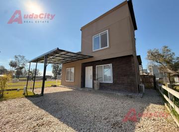 Casa · 300m² · 4 Ambientes · 2 Cocheras · Venta Casa 4 Ambientes en Barrio Privado Haras El Terraplen General Rodriguez, Quincho y Pileta