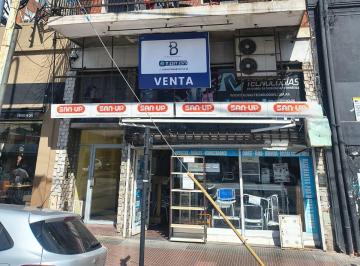 Local comercial , Flores · Local Comercial en Venta Sobre Av Rivadavia – Flores