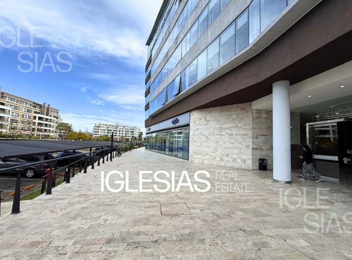 Oficina comercial · 44m² · 1 Ambiente · 1 Cochera