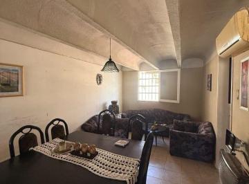 Casa de 3 ambientes, San Martín · Casa en Venta C/ Cochera en San Martín